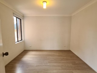 View profile: Just Like New inside with Air Conditioning!