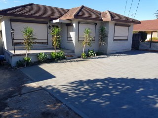 View profile: 3 bedrooms and Pet Friendly Home !!!