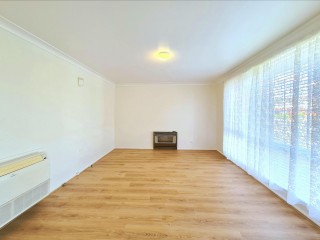 View profile: 3 Bedroom House with large backyard