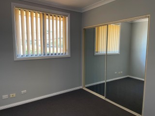 View profile: Out-standing Location!! Freshly Painted and Renovated!