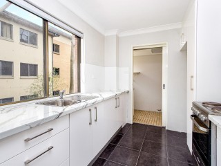 View profile: Outstanding Location! Easy Stroll to Station & Shops!