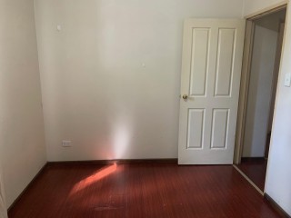 View profile: Freshly painted apartment!!! One Minute to Station!!