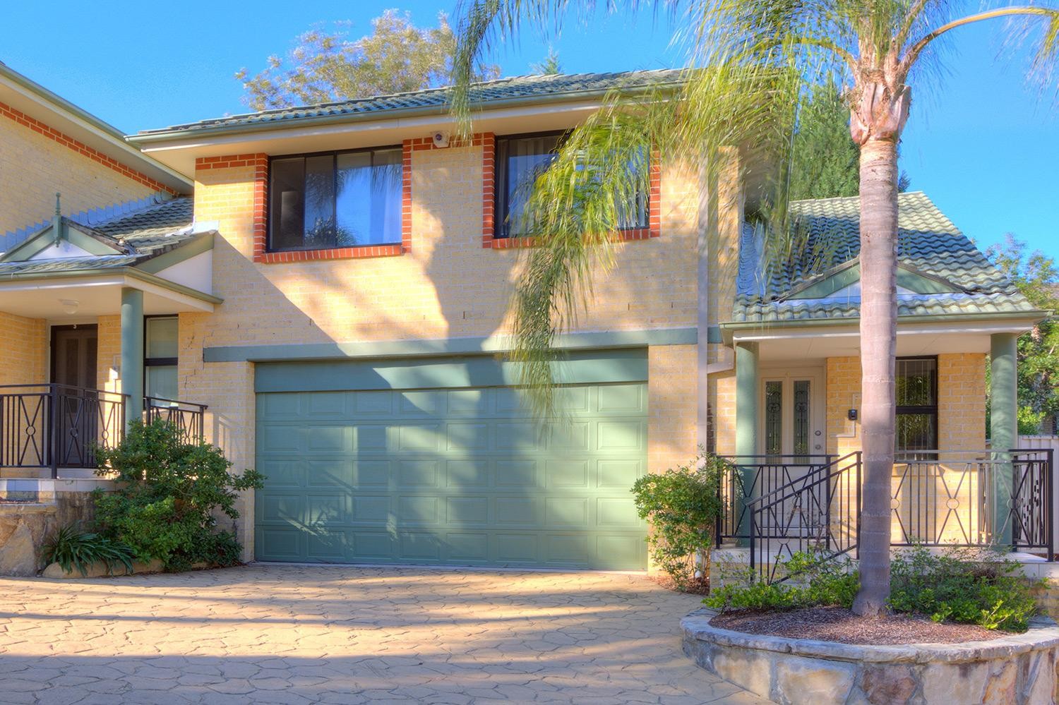 3 Bedroom! Double Garage! Water Included! Plus Pool!