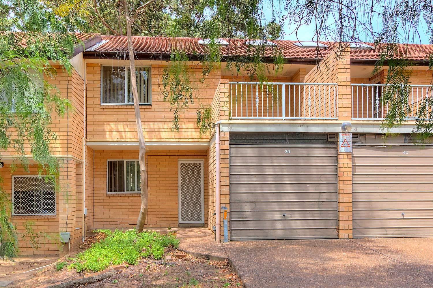Lovely Refurbished 3 Bedroom Townhouse