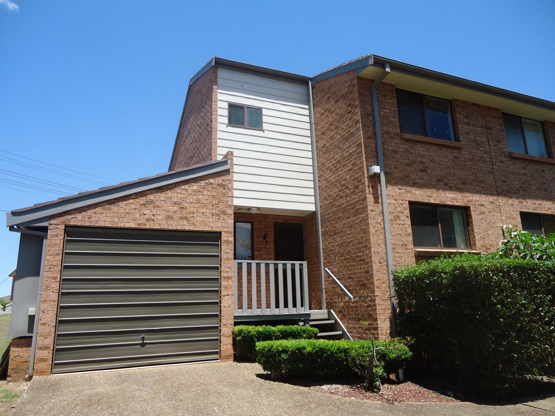 Air Conditioning & Paved Courtyard
