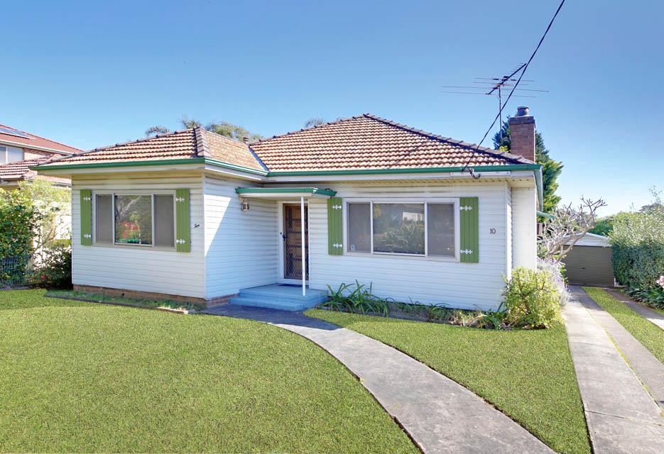 1 Minute Walk to Wentworthville Station!