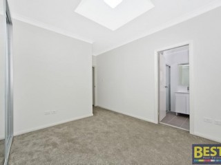 View profile: 2 Bathrooms! Gas Cooking! Close To Westfields