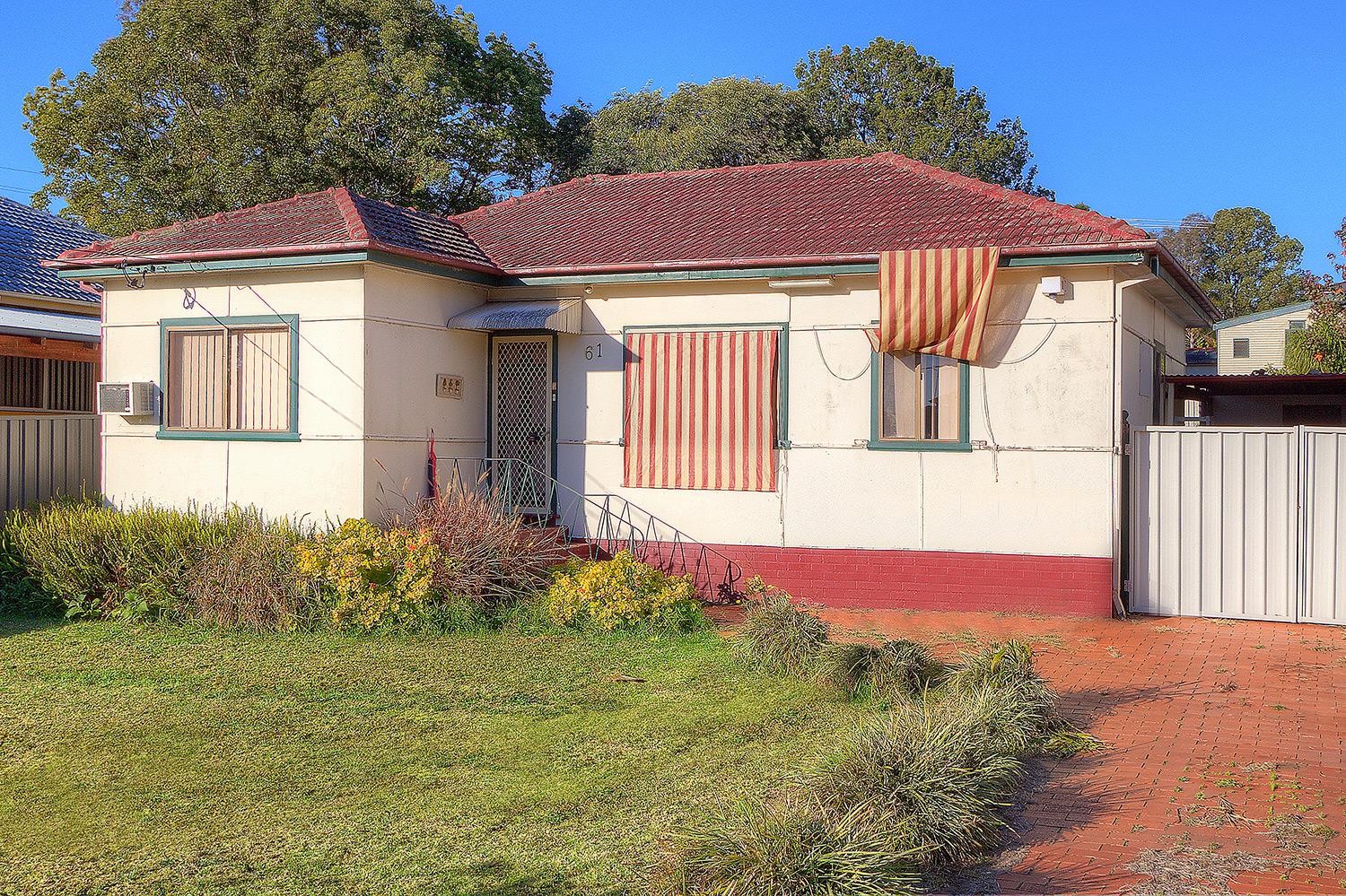 3 Bedrooms, 2 Toilets & Dishwasher!