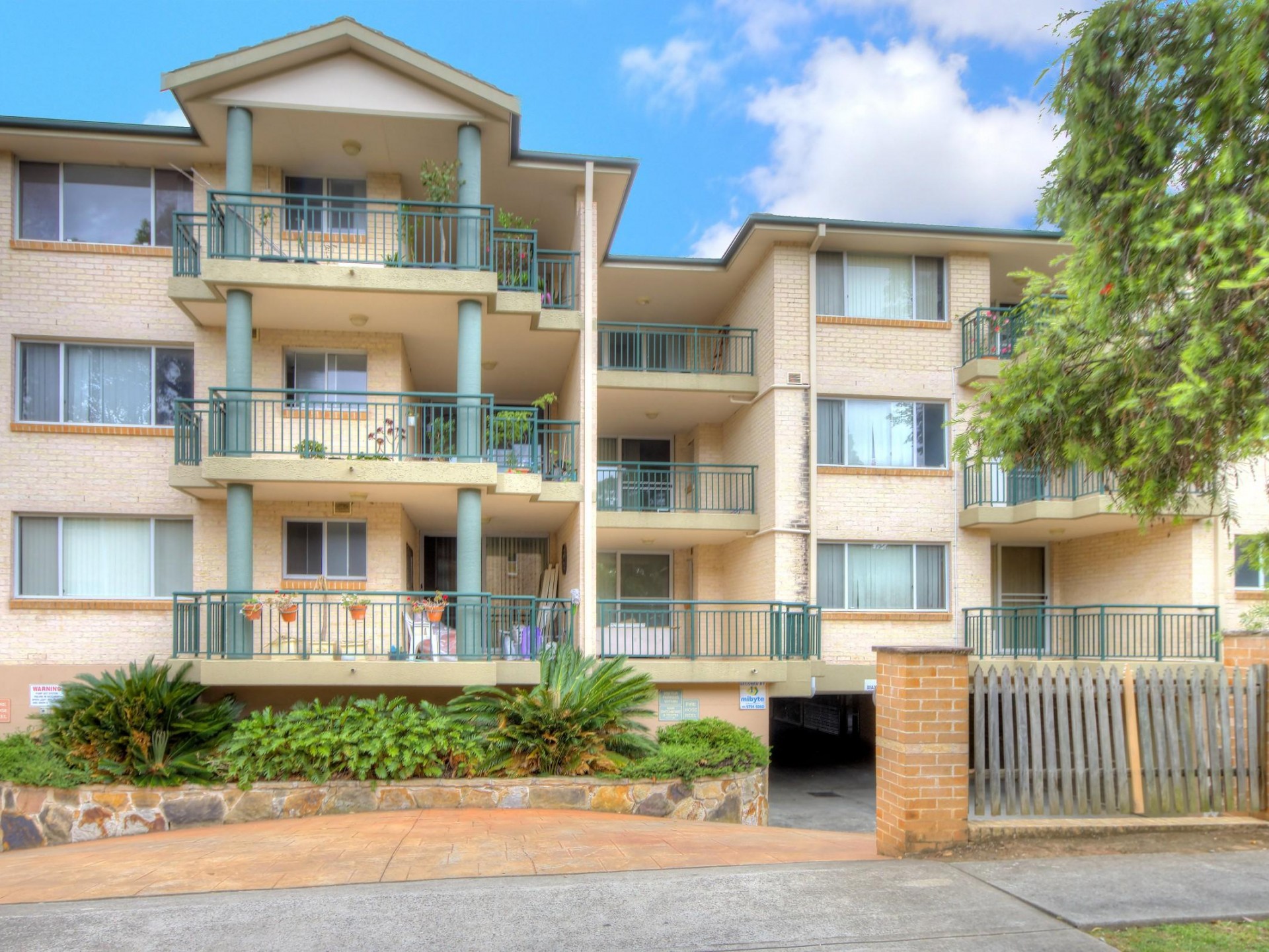 Walk to Westmead Station! Includes New Air-Conditioners! Plus Pool!