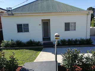 View profile: Lovely half house!! Freshly Painted and new flooring