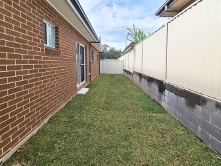 View profile: Brand New 3 Bedroom Villa Close to Station!