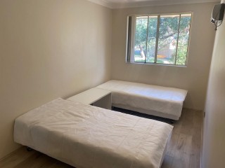 View profile: 3 Bed, 3 Toilet, Air Con, Renovated Bathrooms & Laminate floors