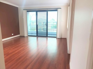 View profile: “Stylish & Spacious Home in a Quiet Street and walk to Station”