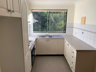 View profile: Minutes Walk to Station & Shopping Centre! Freshly Painted