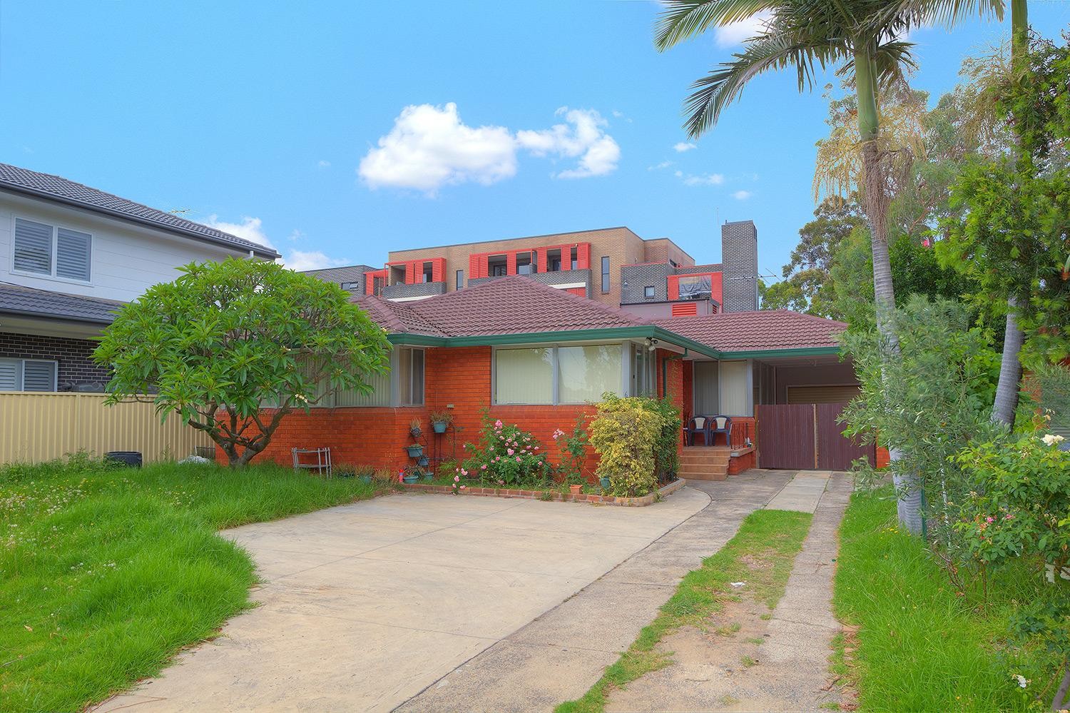 Convenient Location with air conditioning and private yard