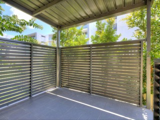 View profile: 3 Bedrooms! 2 Bathrooms! Walk to Station