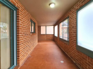 View profile: Quality Unit with 2 Bathrooms! Walk to Station!