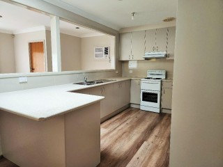 View profile: Spacious Family Home Close to Schools & Shopping Centre