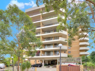 View profile: Minutes to Parramatta Westfields!