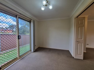View profile: Quality 3 bedroom villa, Double Garage- Walk to station!