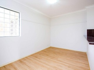 View profile: Superb Modern Unit! Walk to Hospitals & Station!