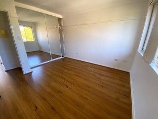 View profile: Fantastic Two Bedroom Unit -Gas Cooking!