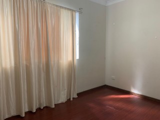 View profile: Freshly painted apartment!!! One Minute to Station!!