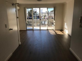 View profile: 2 Bedrooms! 2 Bathrooms! 2 Minutes to Station!