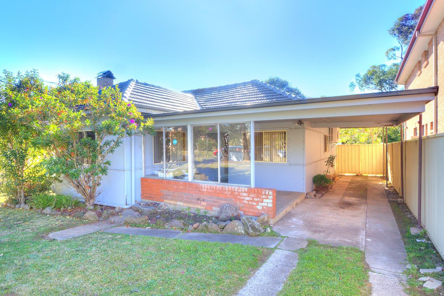 4 Bedrooms! Close to Everything!