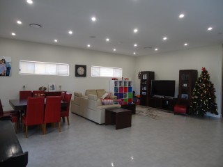 View profile: Jacuzzi, Ducted Air Conditioning & Woodfired Oven