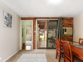 View profile: Excellent Location! Spacious 4 bedroom house, 3 bathrooms and a large backyard!