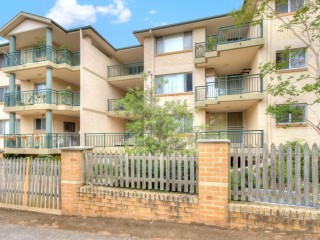 View profile: Walk to Westmead Station! Includes New Air-Conditioners! Plus Pool!