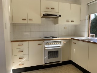 View profile: Close to Station & Woolworth's Shopping Centre