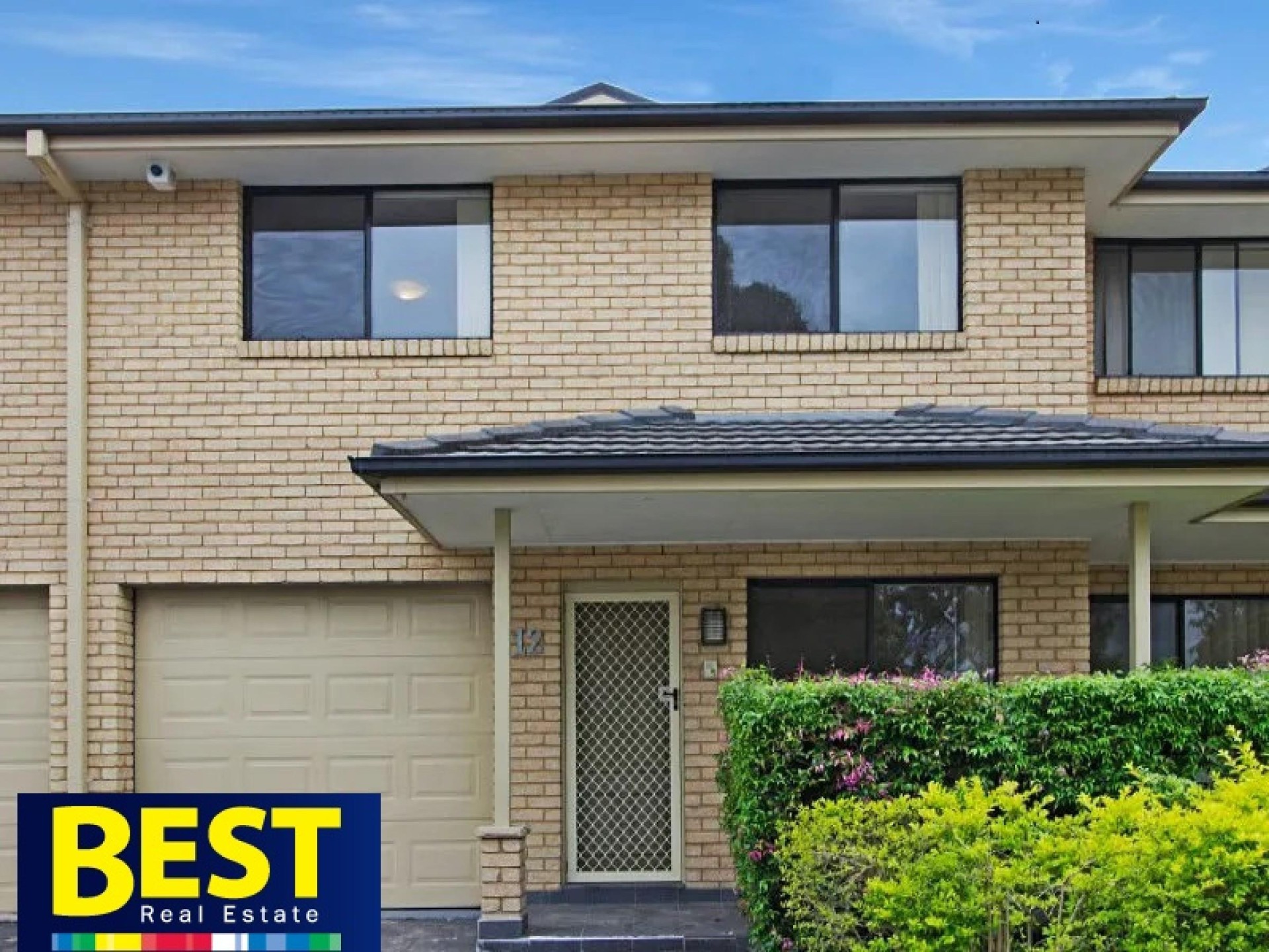 3 Bedroom Townhouse, Walk to Station