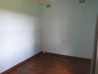View profile: Walk to Station! In Westmead Primary School Catchment!