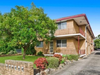 View profile: 2 BEDROOM UNIT, EXCELLENT LOCATION IN PEACEFUL SETTING