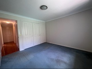 View profile: Quality Villa- Easy Walk to Station!