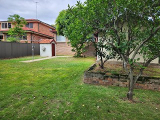 View profile: Huge 4 Bedroom Family Home- Walk to Westmead Station