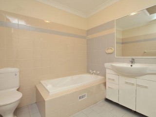 View profile: Stroll to Shops! Walk to Station!
