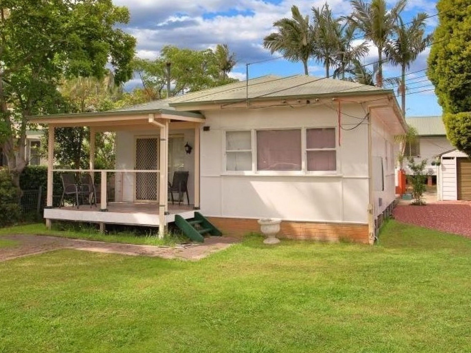 Three Bedrooms & Excellent Location!!