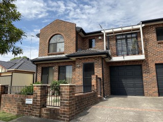 View profile: Fabulous duplex in the heart of Wentworthville and boasts location, security and convenience!