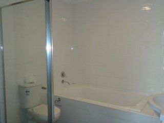 View profile: One Minute to Station- Two Bathrooms & Air Conditioning