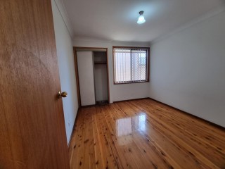 View profile: Walk to Station, Shops & Darcy Rd School!