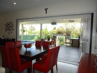 View profile: Jacuzzi, Ducted Air Conditioning & Woodfired Oven