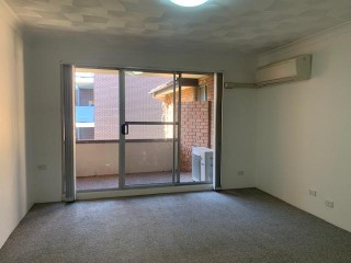 View profile: 2 Bedroom unit in ultra convenient location!