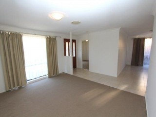 View profile: Lovely 4 bedroom home with ducted air !!