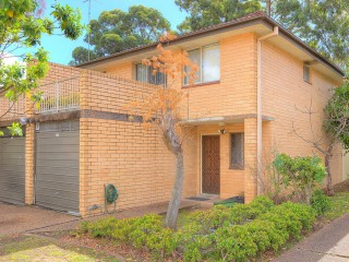 View profile: Walk to Station! Plus Pool & Tennis Court!