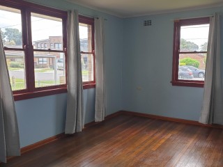 View profile: Walk to Station! In Westmead Primary School Catchment!