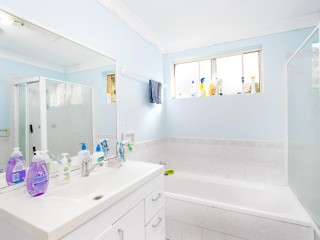 View profile: 5 Minutes to Station & Shopping Centre!