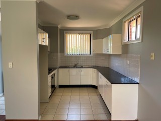 View profile: Out-standing Location!! Freshly Painted and Renovated!